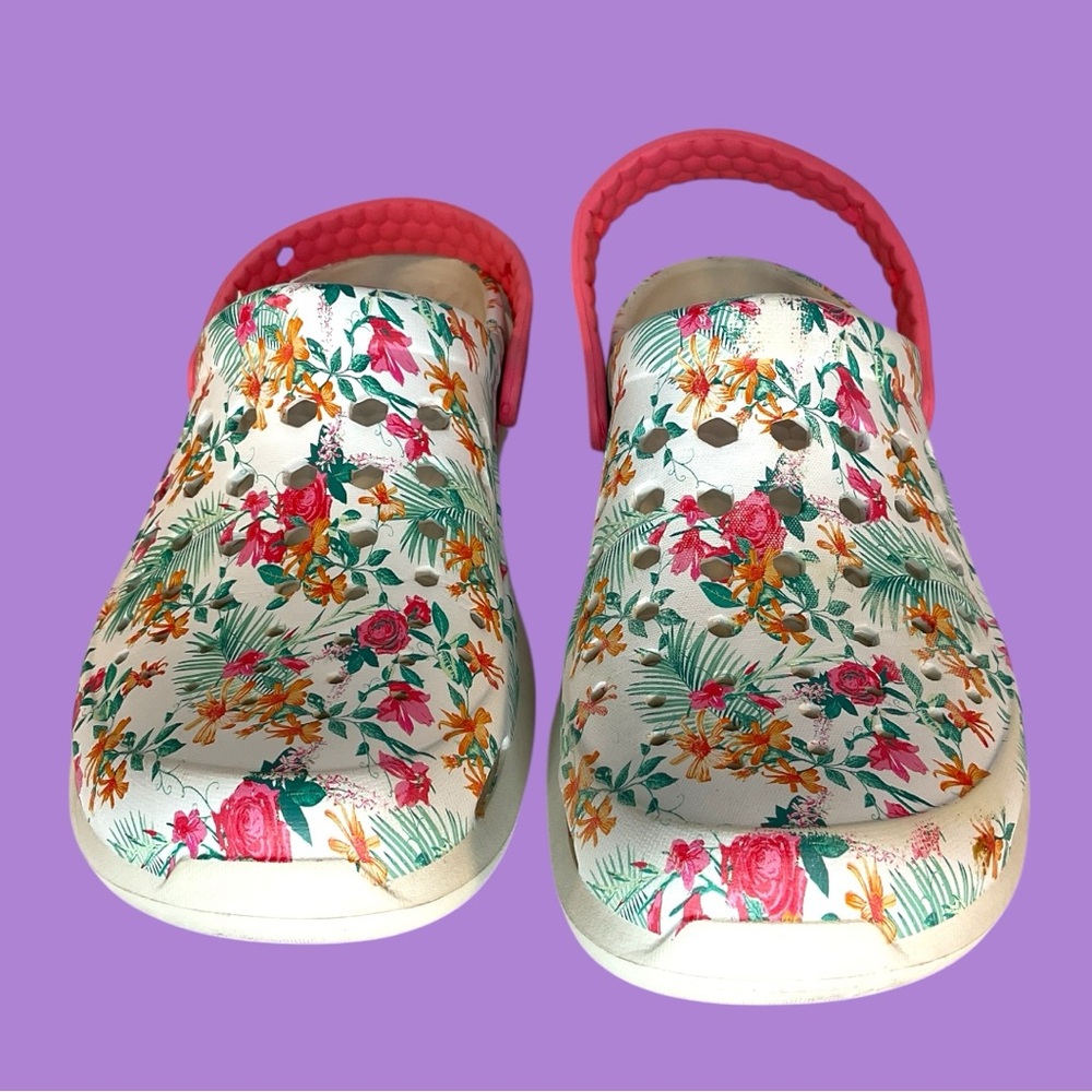 Joybee Unisex Floral  Clogs with Pink Strap 
Women’s Size 11/ Men’s Size 9